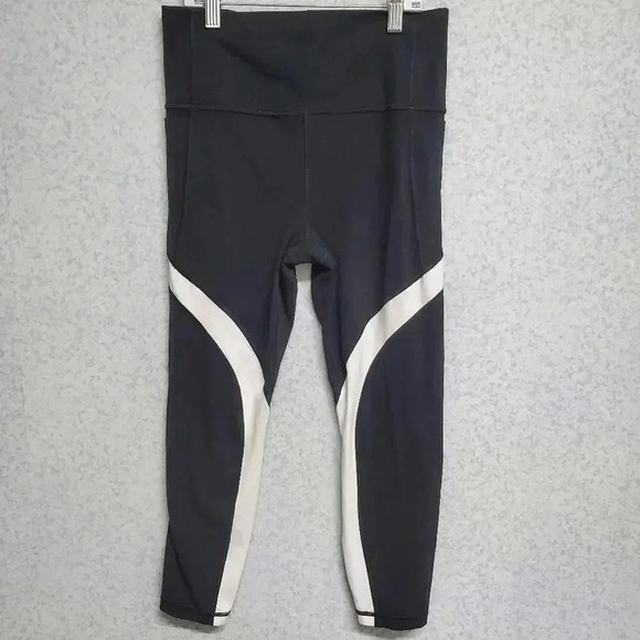 Athleta Salutation Stash Pocket 7/8 Tight Black - Picture 4 of 7